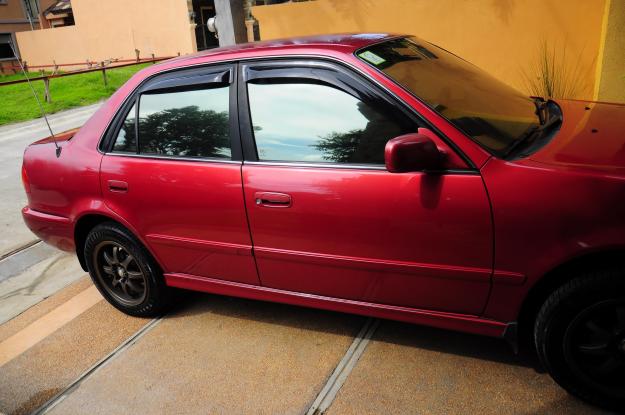 Toyota Corolla GLi 16 Sedan