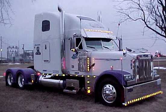 Freightliner FLD132 Classic XL