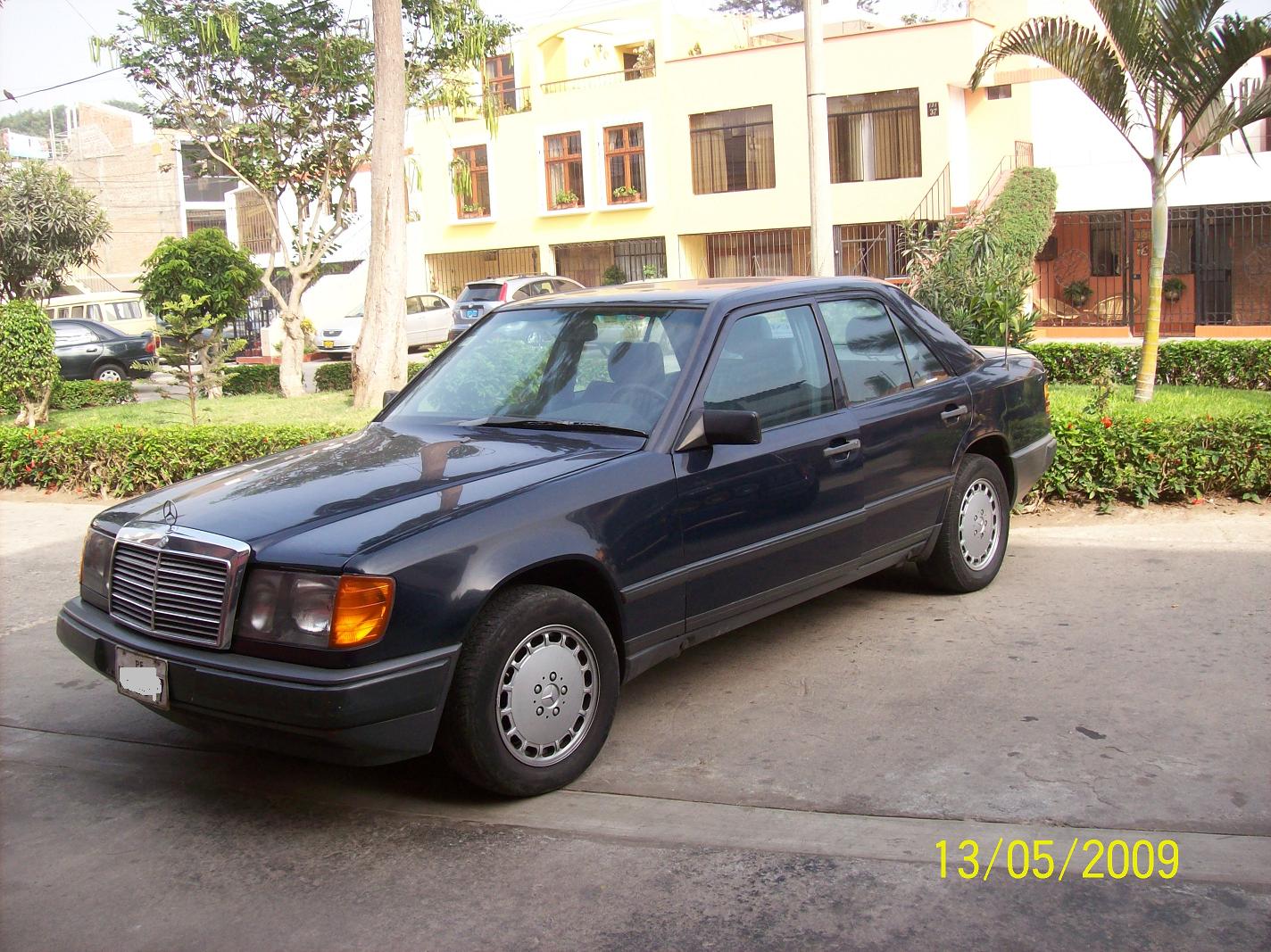 Mercedes-Benz 230 E