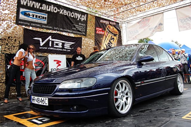 Opel Omega MV6 30