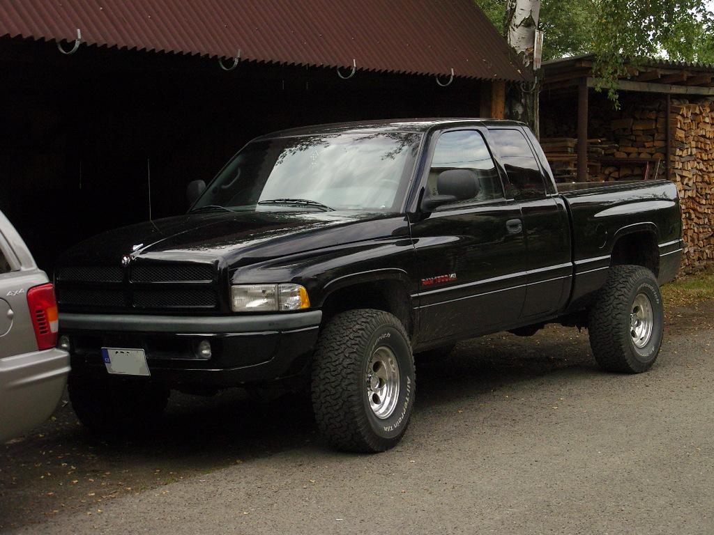 Dodge RAM 1500 V8