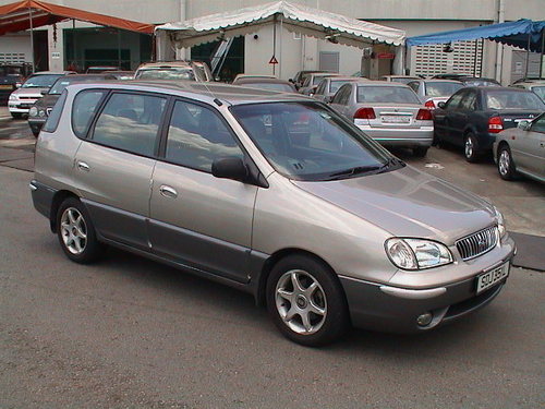 Kia Carens 18