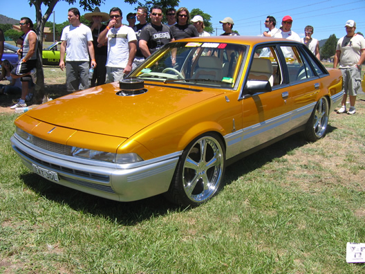 Holden Calais VL