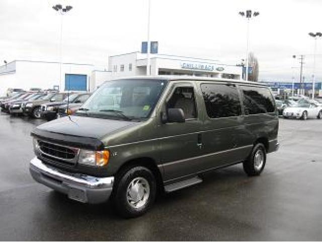 Ford E-150 Traveler