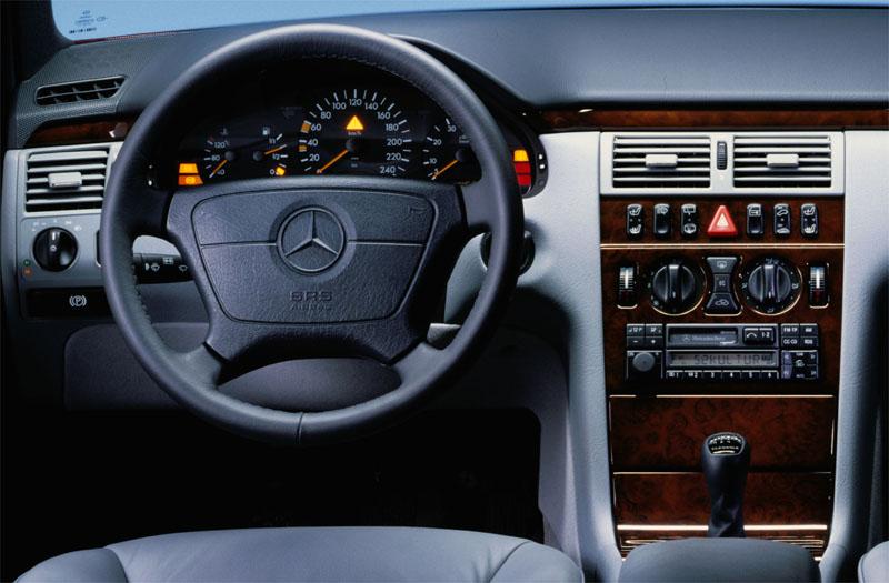 Mercedes-Benz E 300 Turbodiesel Combi