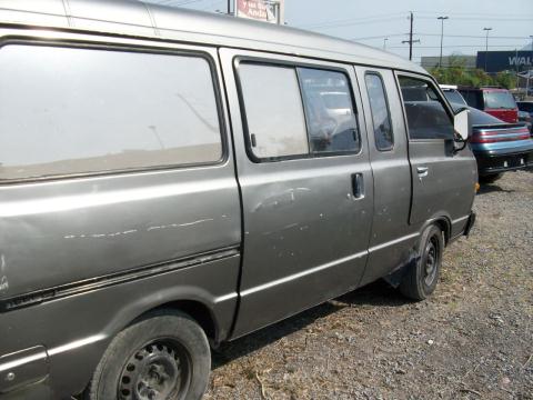 Nissan Ichivan