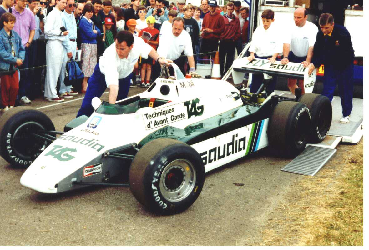 Williams FW08