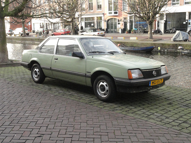 Opel Ascona Sedan