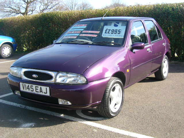 Ford Festiva Ghia