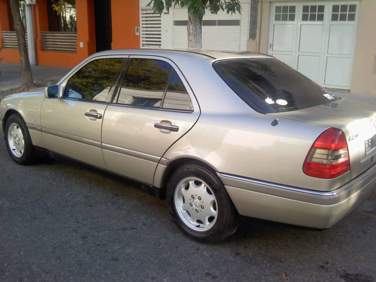 Mercedes-Benz C 230 Elegance