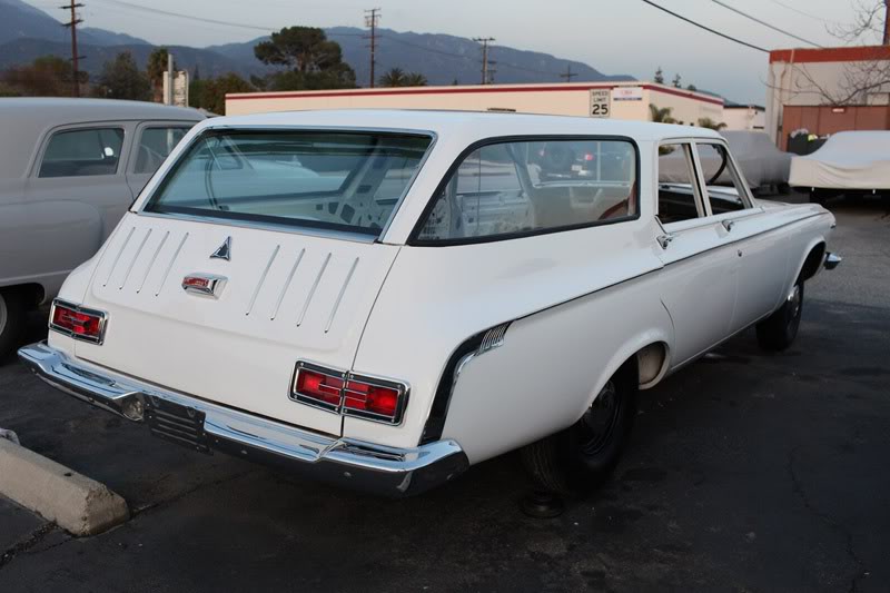 Dodge 330 wagon