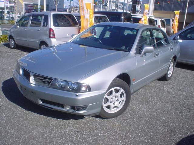 Mitsubishi Diamante XE