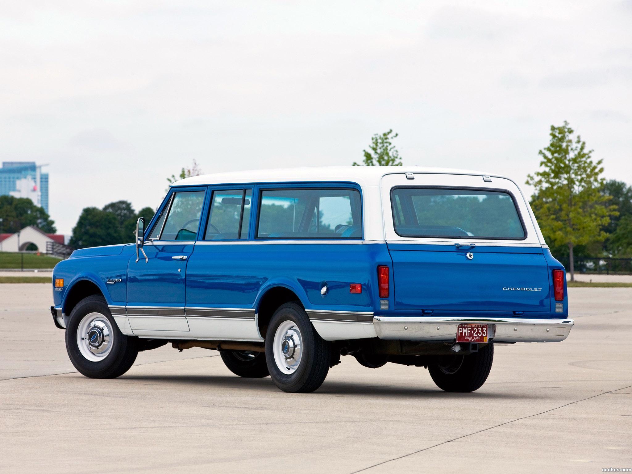 Chevrolet C-20 SUBURBAN