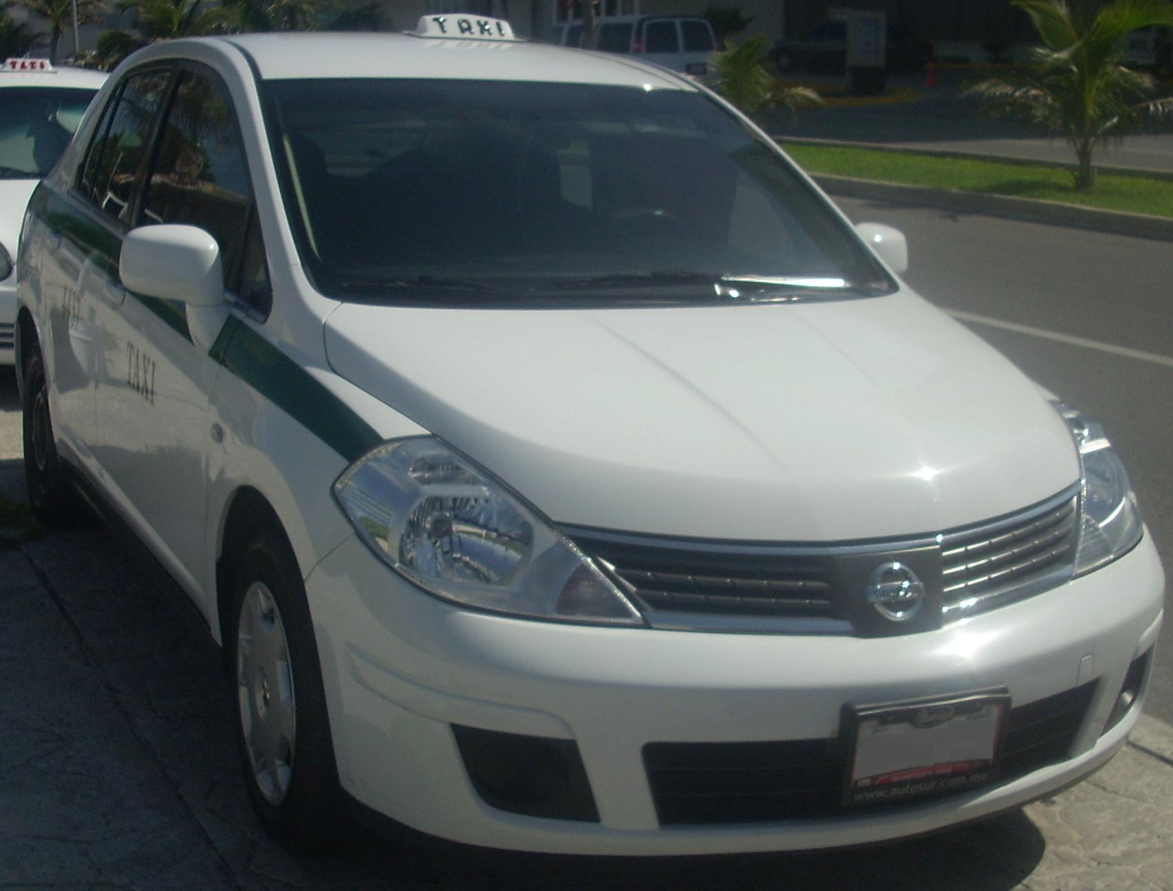 Nissan Tiida Sedan