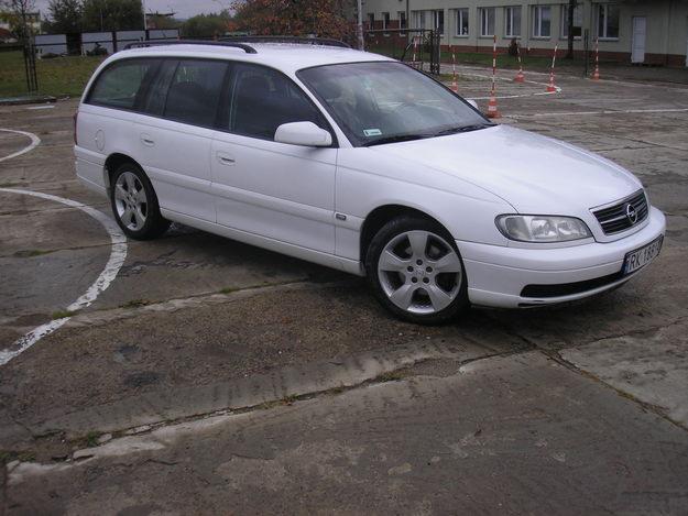 Opel Omega-A Kombi