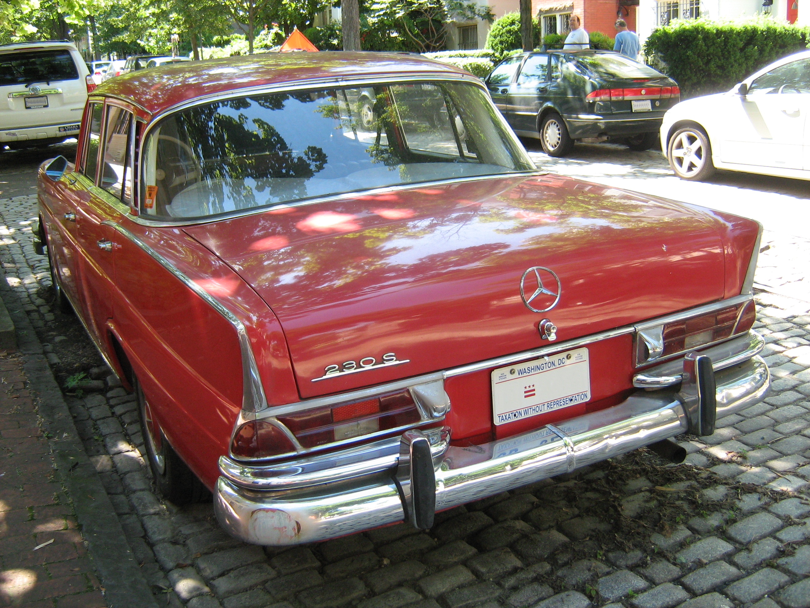 Mercedes-Benz 230S