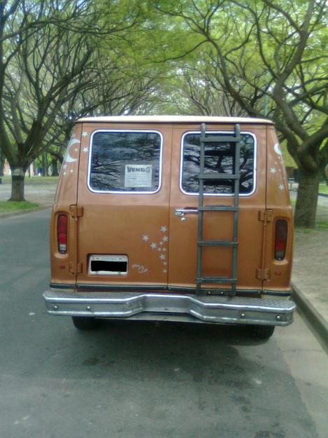 Ford Econoline Club Wagon XLT