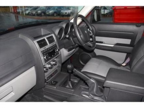 Dodge Nitro SXT 37L