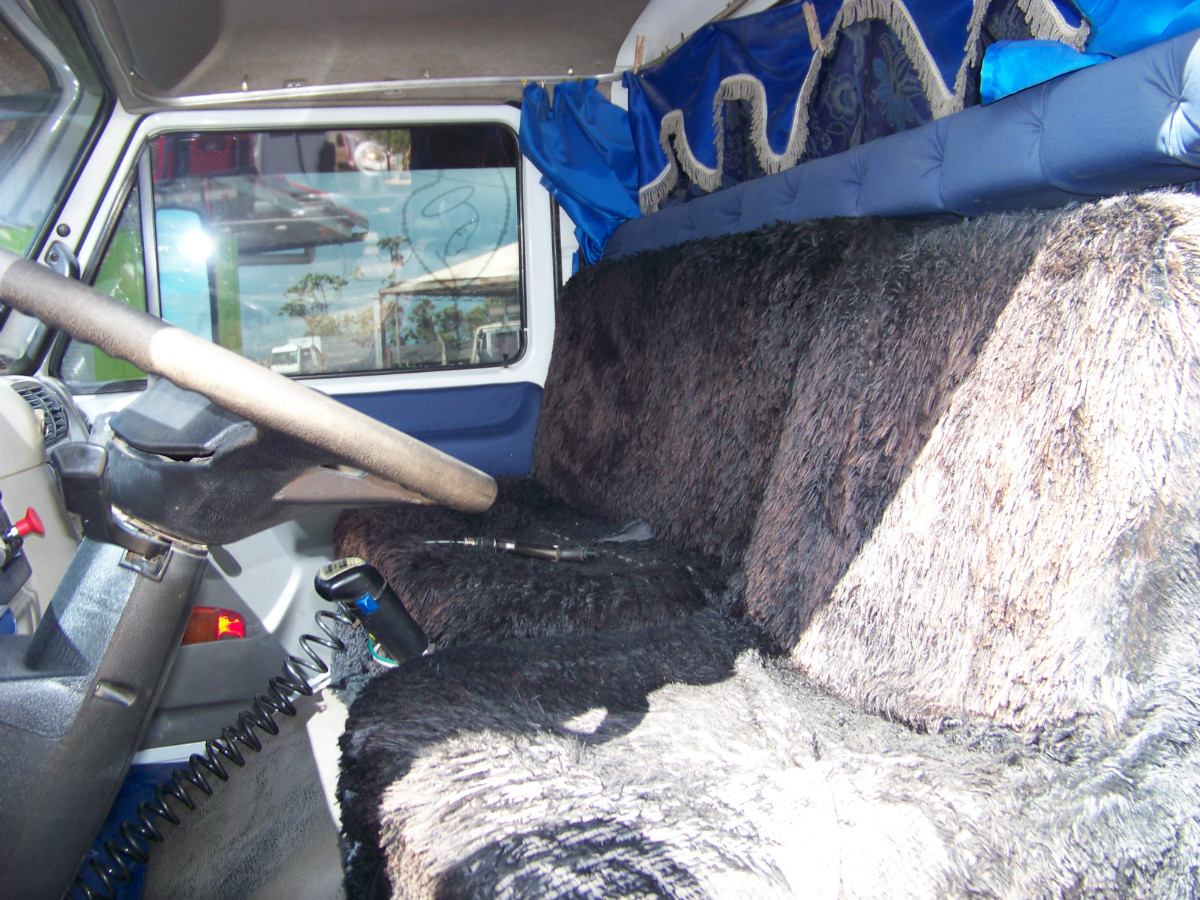 Volkswagen 26-220 6X4