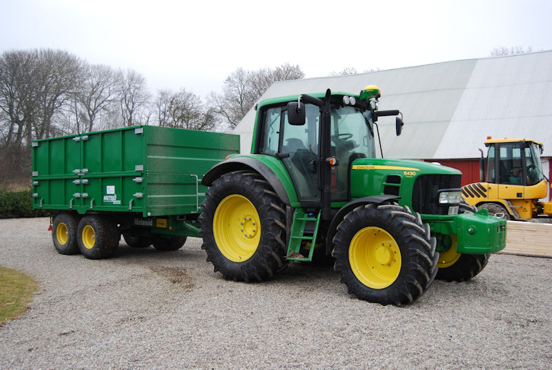 John Deere 6430