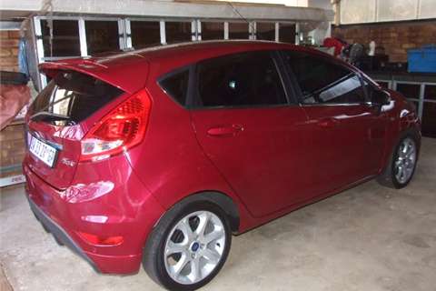 Ford Fiesta 16i