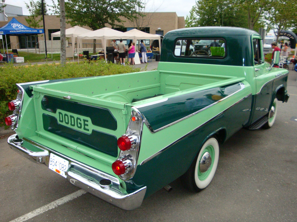 Dodge 100 Sweptside Pickup