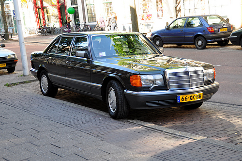 Mercedes-Benz 560 SEL