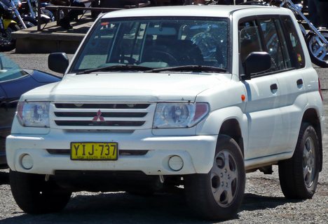 Mitsubishi PAJERO Grand Sport 30