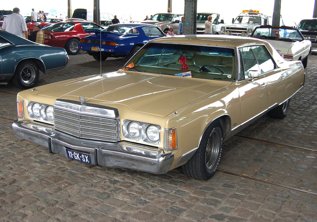 Chrysler New Yorker Brougham HT sedan