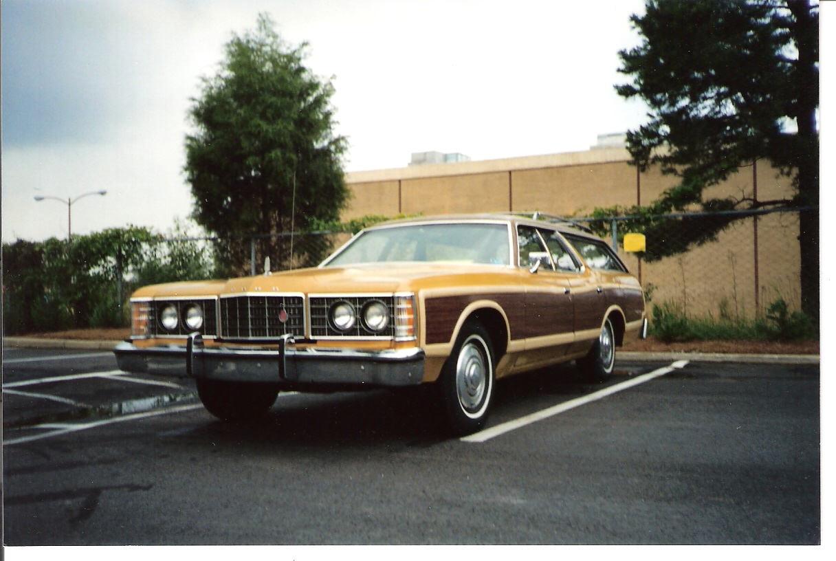 Ford LTD Country Squire