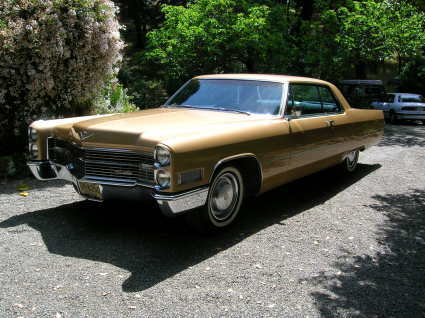 Cadillac De Ville sedan