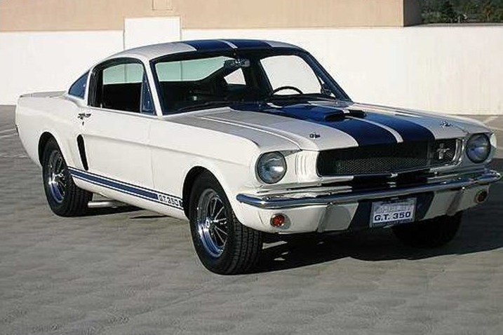 Shelby GT350 fastback