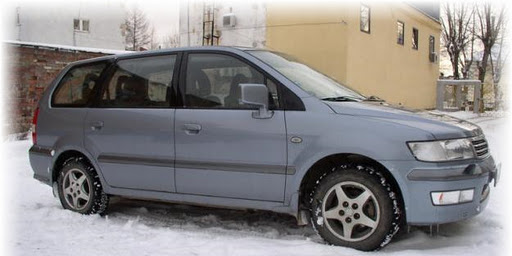 Mitsubishi Space Runner GX