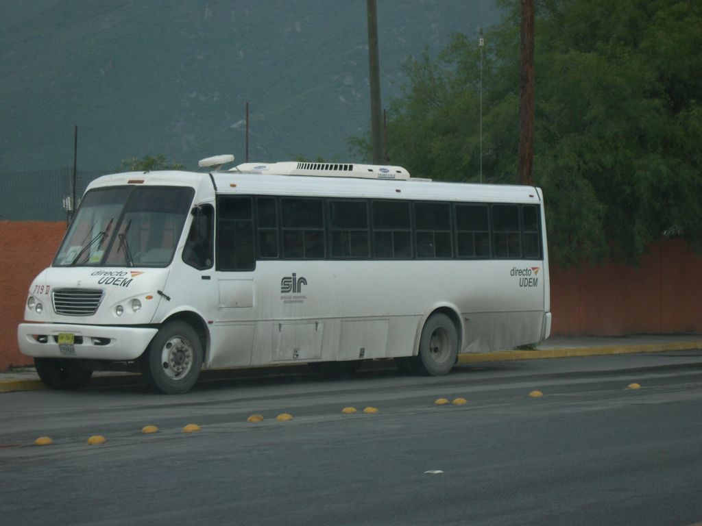 Mercedes-Benz AYCO Magno MC 3