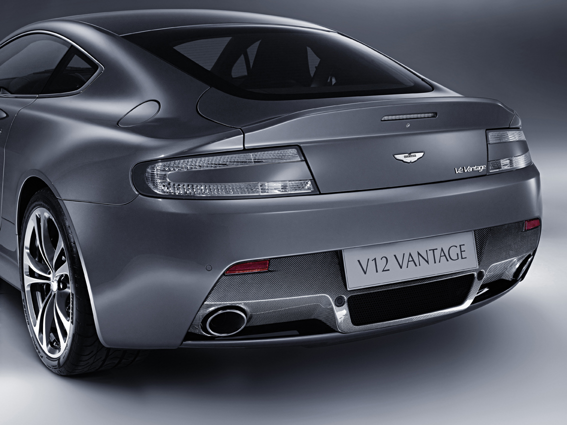 Aston Martin V12 Vantage