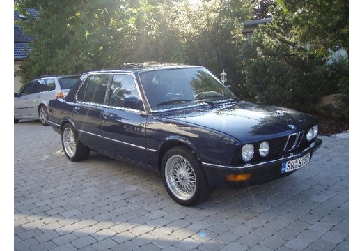 BMW 525e