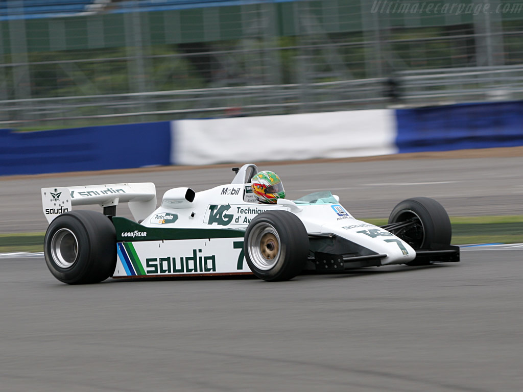 Williams FW08