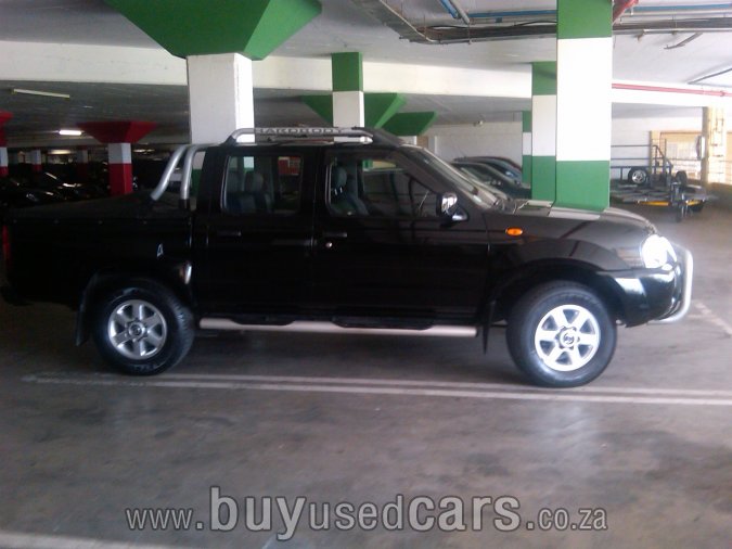 Nissan Navara 25 LE Crew Cab 4WD