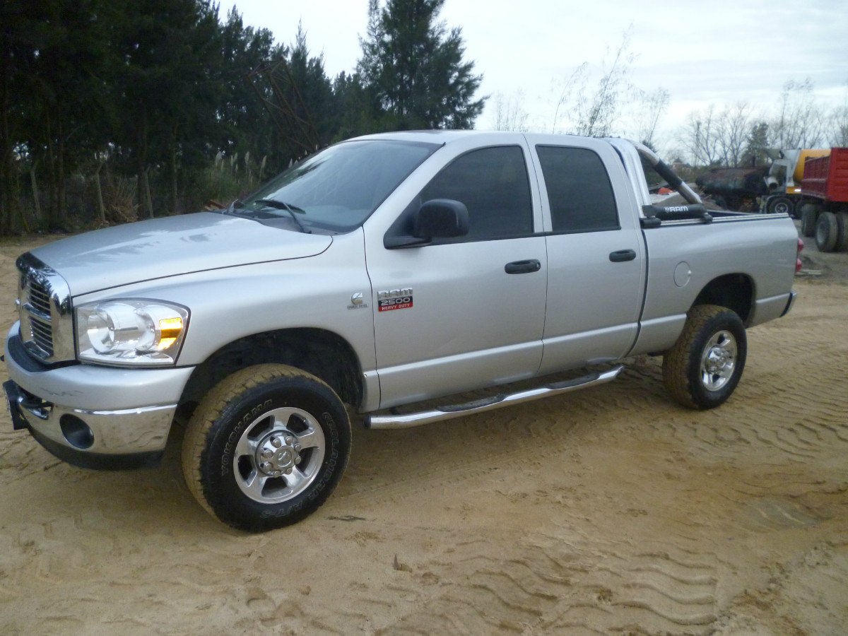 Dodge Ram 2500 SLT Quad Cab 4x4