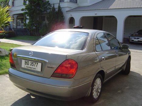 Nissan Bluebird 20 Le grand