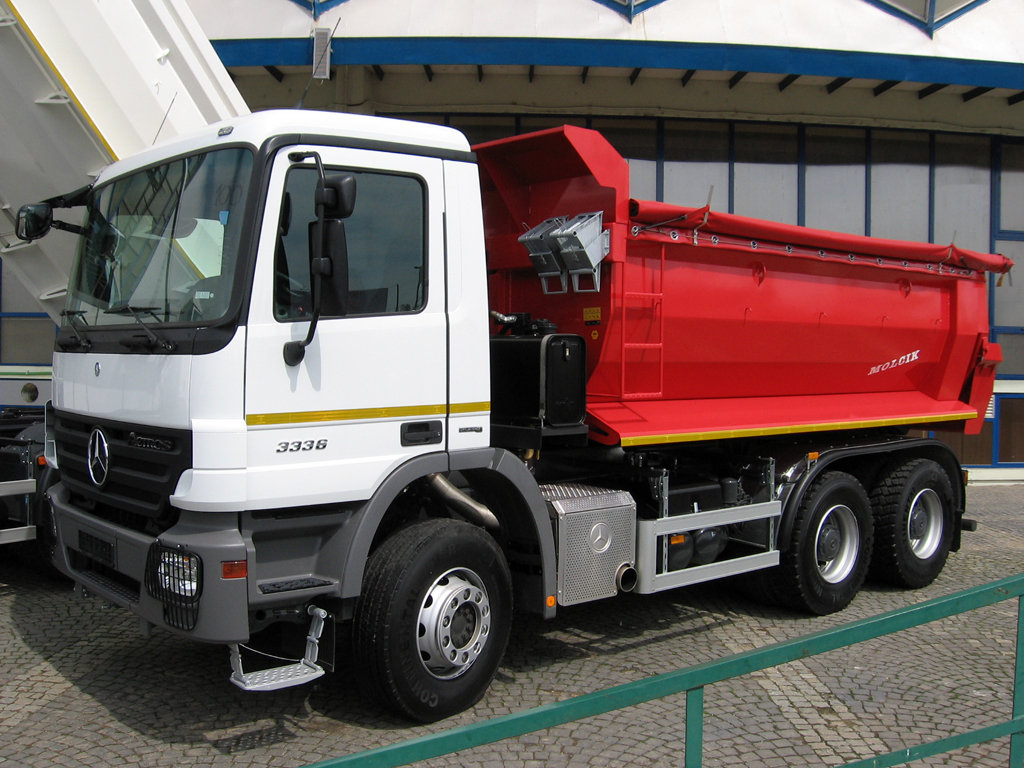 Mercedes-Benz Axor 1215