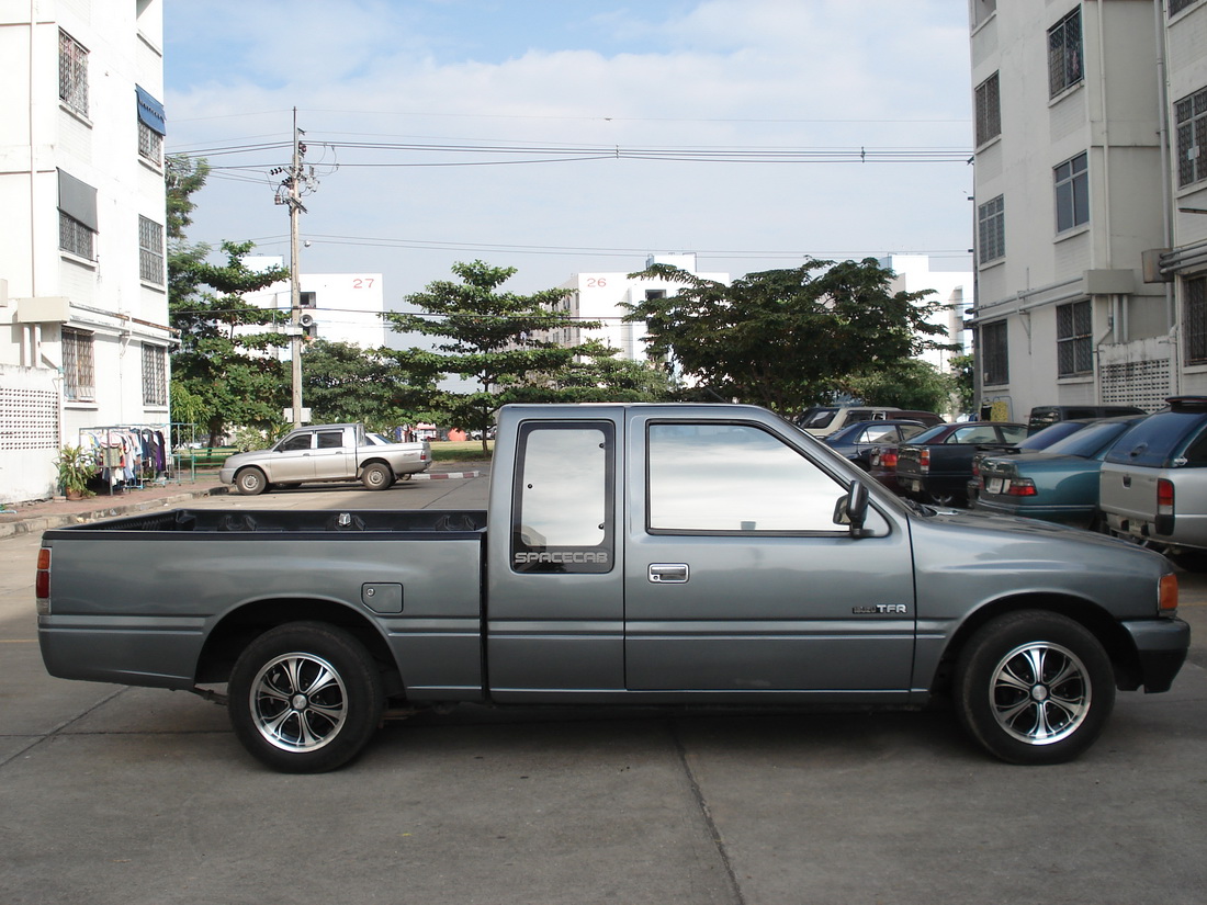 Isuzu TFR