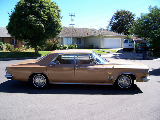 Chrysler New Yorker 4dr HT