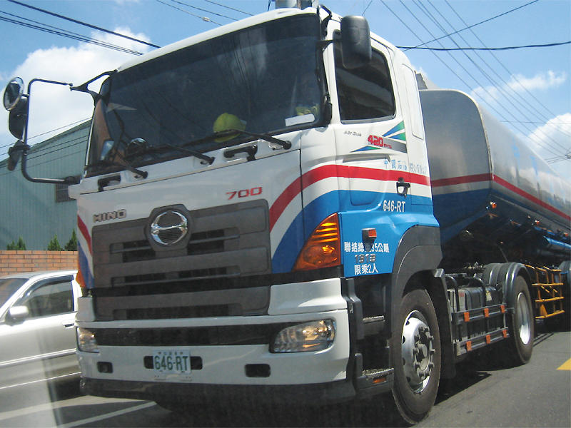 Hino 700 SS 2842