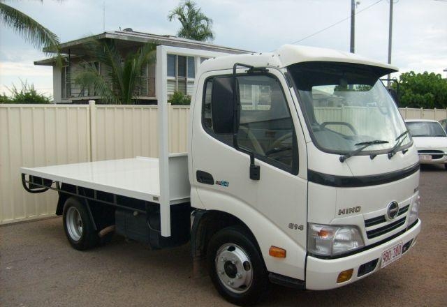 Hino XZU City 300