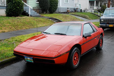 Pontiac Fiero SE 2M6