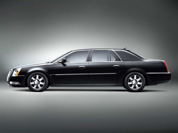 Cadillac DTS - stretch livery sedan