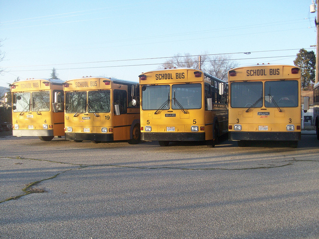 Gillig Phantom school bus