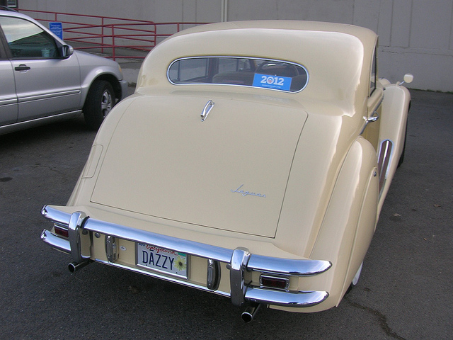 Jaguar Mk V sedan