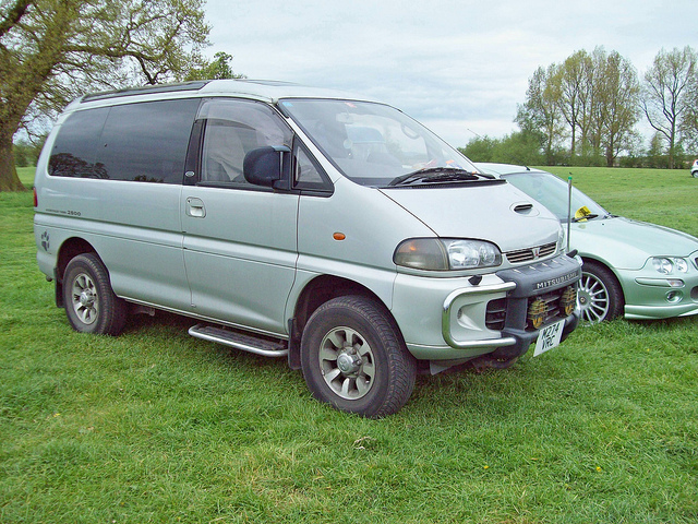 Mitsubishi Delica Space Gear Exceed 2800 Turbo